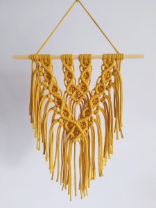 Makrama ozdoba na ścianę - Musztardowy "Debiut"