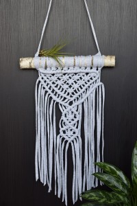 Makrama ozdoba na ścianę - kolor szary